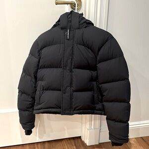 Super Puff from Aritzia. Black. Size 3XS.